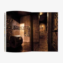 Arnaldo Pomodoro' S Labyrinth Books