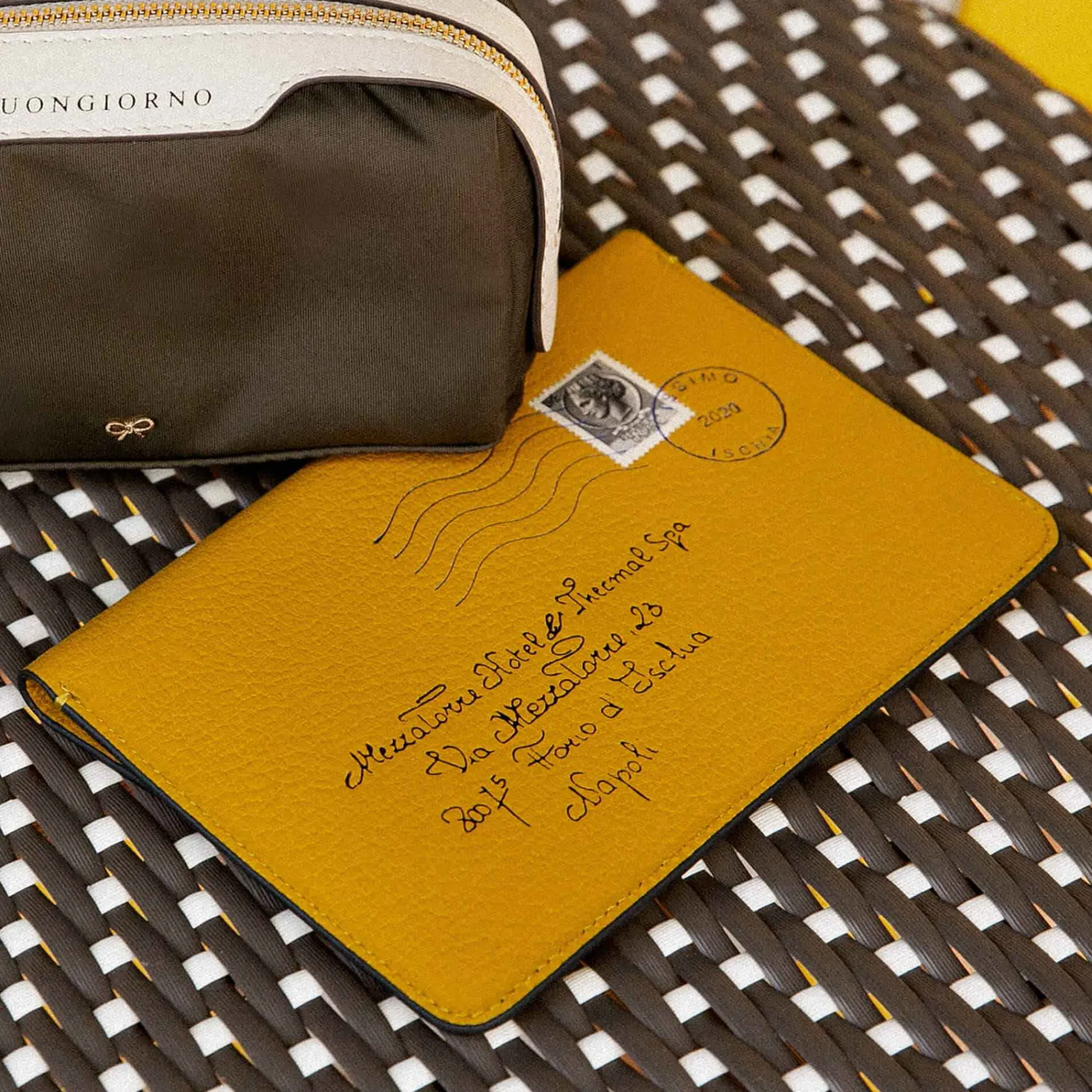Clearance X Anya Hindmarch Passport Holder Mezzatorre Mezzatorre