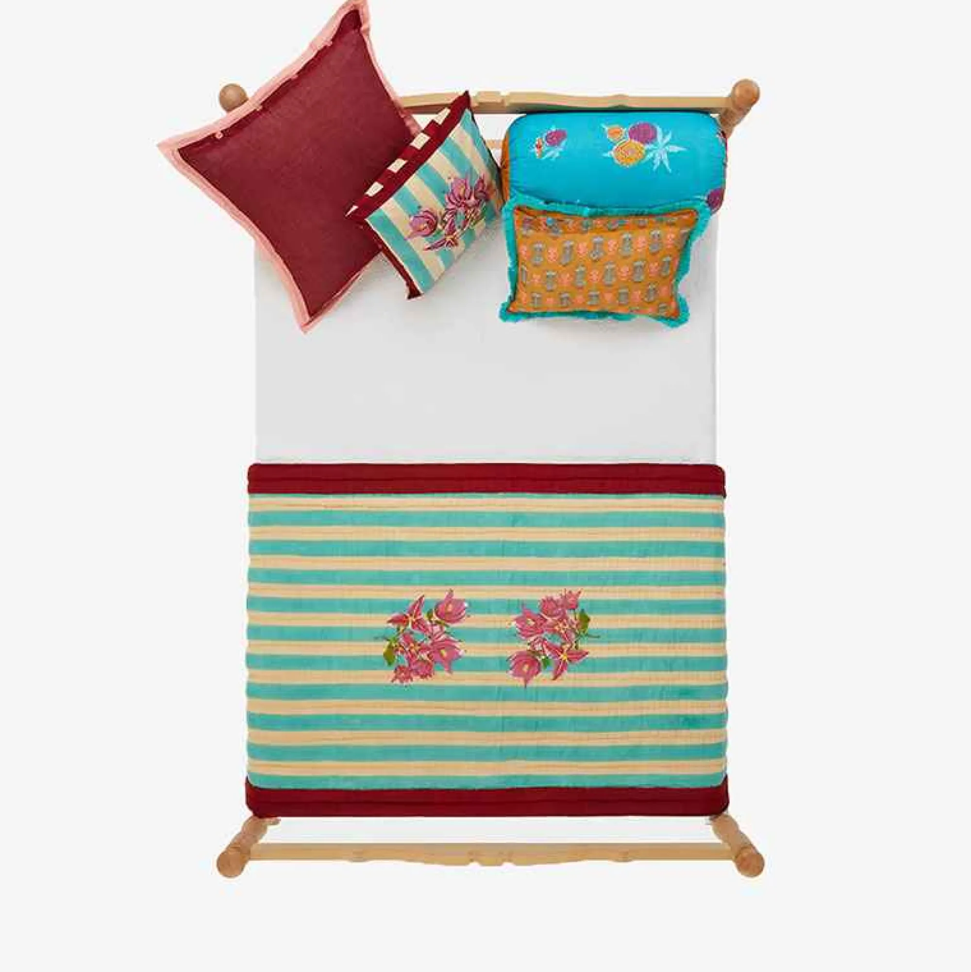 Sale X Lisa Corti Bougainvillea White Veronese Stripes Junior Quilt Bedroom