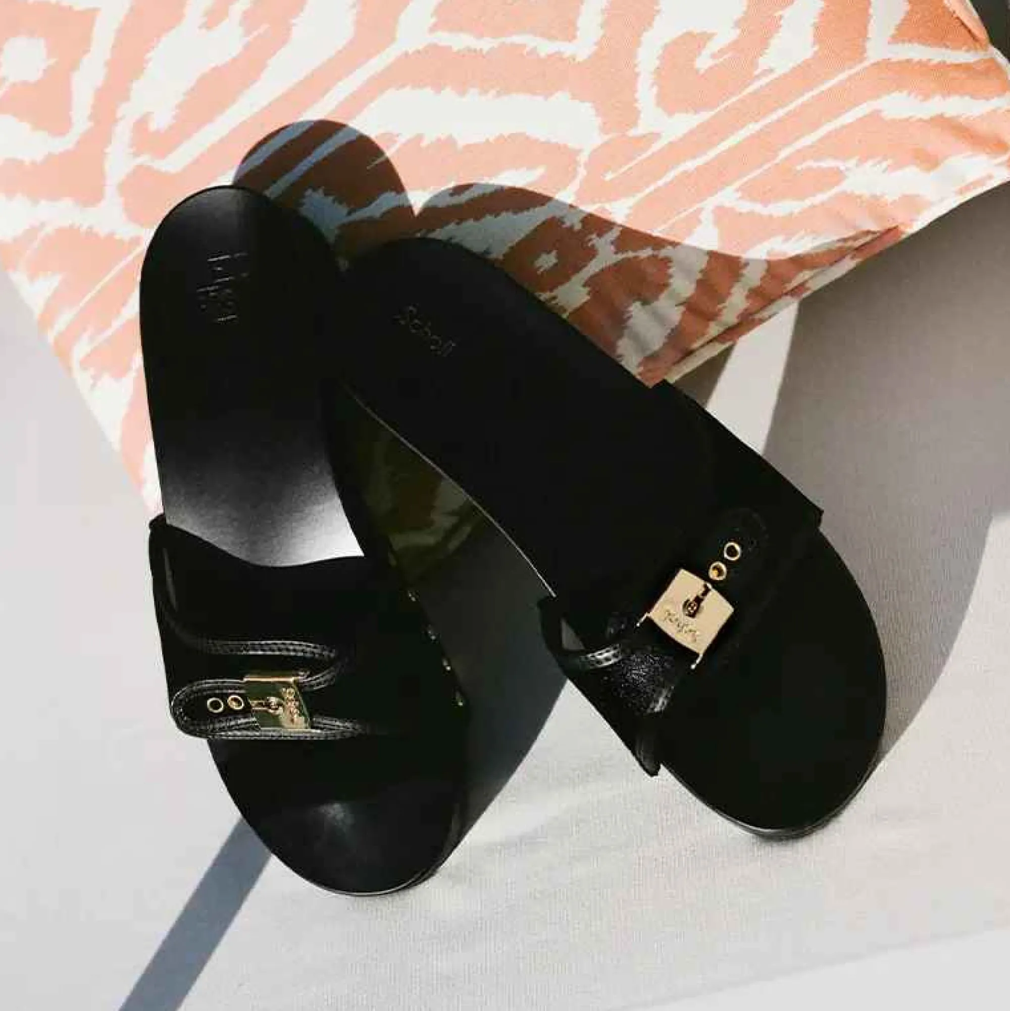 Sale X Issimo Pescura Heel Shoes